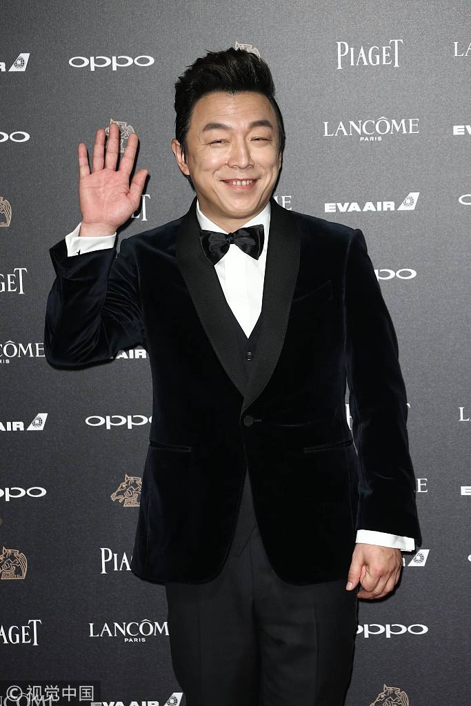 新浪娱乐讯 北京时间2017年11月25日晚，第54届台湾电影金马奖颁奖典礼在台北举行，新浪娱乐图文呈现。红毯星光闪耀，女星们争相斗性感。（图库/图）