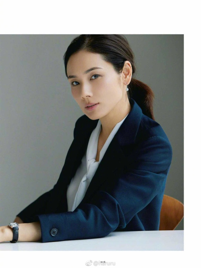 组图:43岁日本女星吉田羊气质逼人 秀女绅士风采