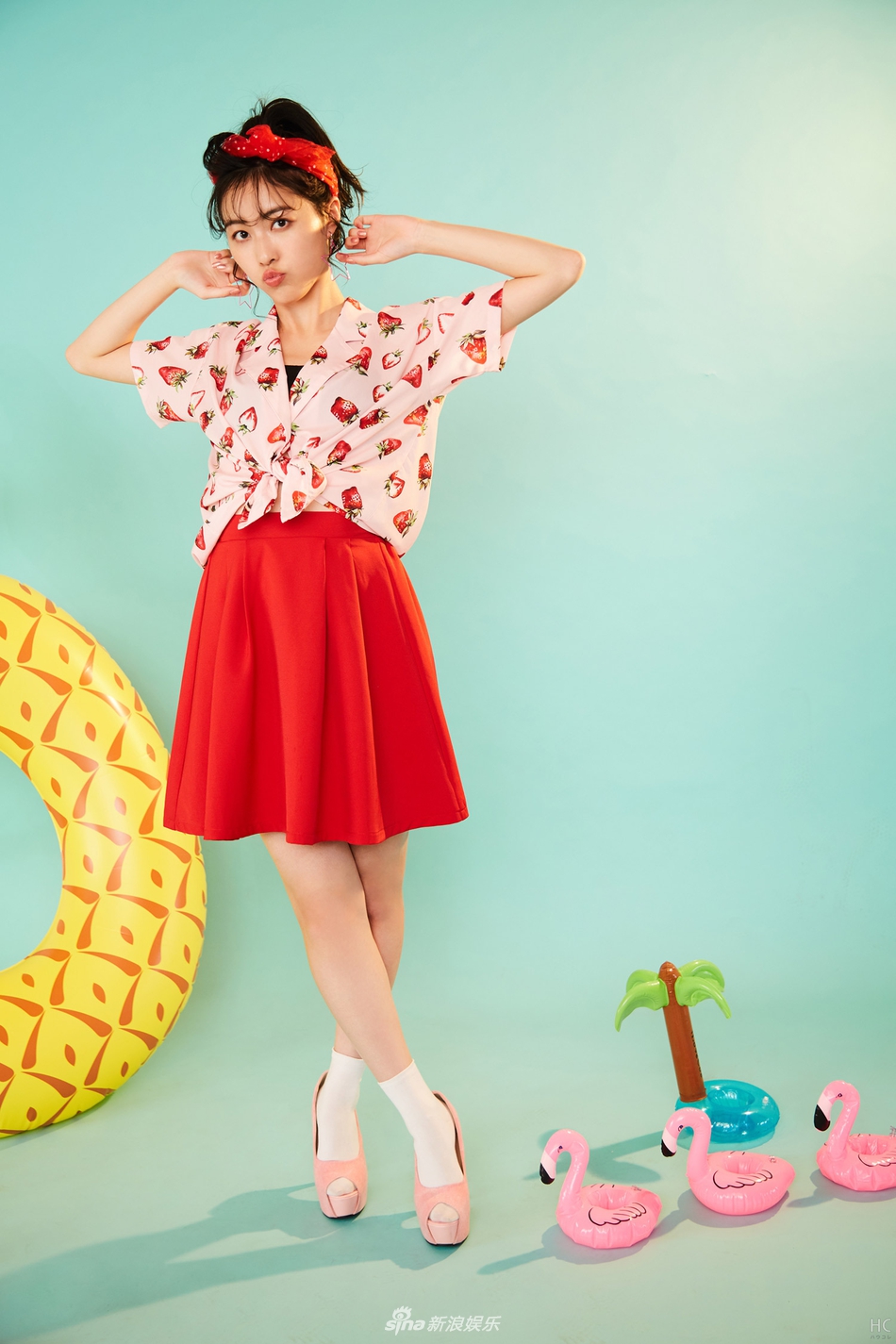 松井珠理奈写真穿草莓色小洋裙 松井珠理奈大片尽显可爱-知音女性网