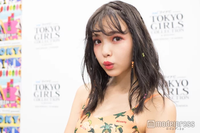 组图藤田妮可活动现场拍组图身材高挑时尚感满满