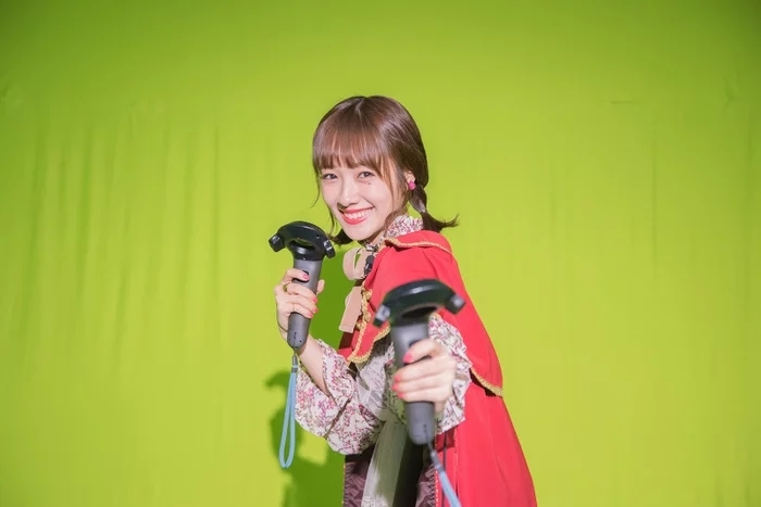 组图:艺人前田希美上节目 挑战VR游戏受瞩目