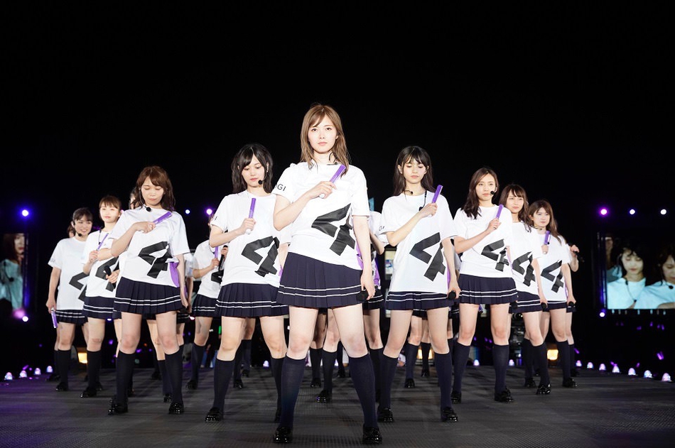 组图:乃木坂46举办演唱会 与18万观众嗨翻全场