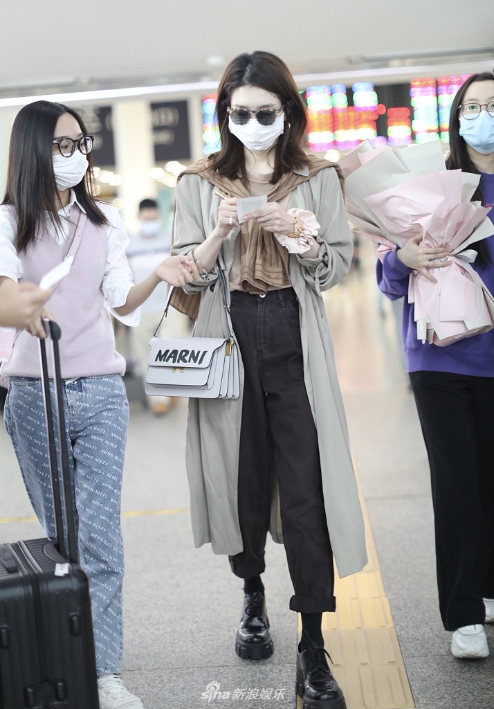 江疏影风衣_江疏影马尾风衣(3)