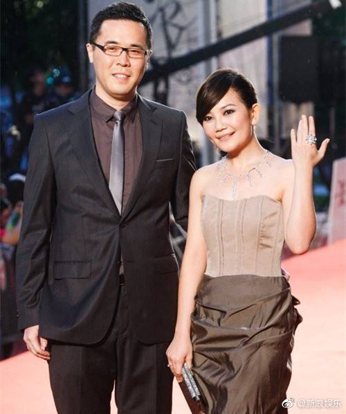 [奇趣网]梁静茹承认与老公赵元同离婚 男方上月曾公开否认劈腿
