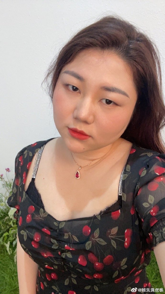 微博看看内衣_杰哥让我看看