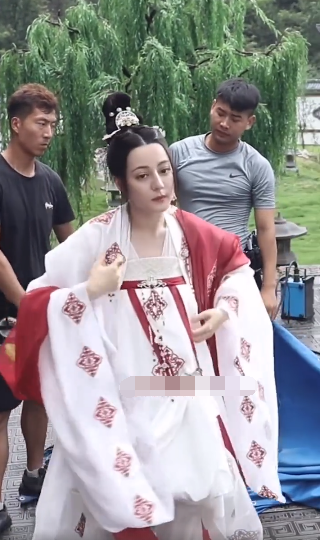 齐胸襦裙里面穿内衣吗_齐胸襦裙(3)