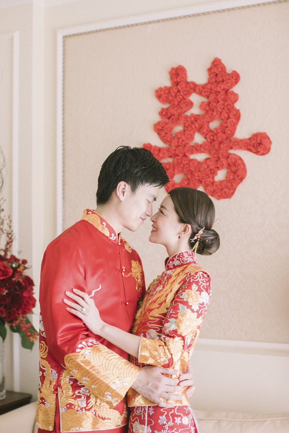 「奇趣网」TVB小花文咏珊与男友在香港注册结婚 穿中式礼服敬茶