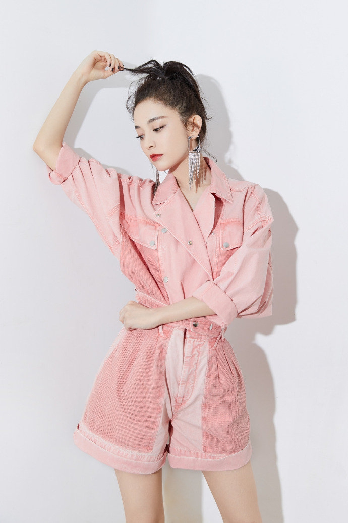 娜扎孟美岐等5名小花撞衫 各有风姿谁能艳压群芳？