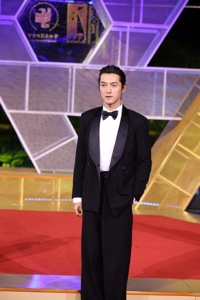 [奇趣网]回忆杀！《仙剑3》胡歌霍建华刘诗诗袁弘金鸡奖同框