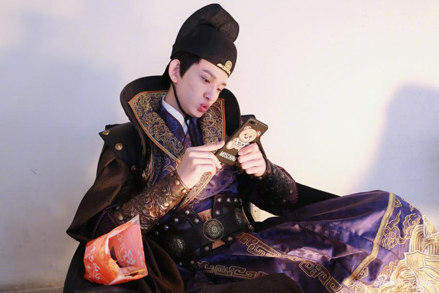 8_LV-fyeiwny3891693.jpg
