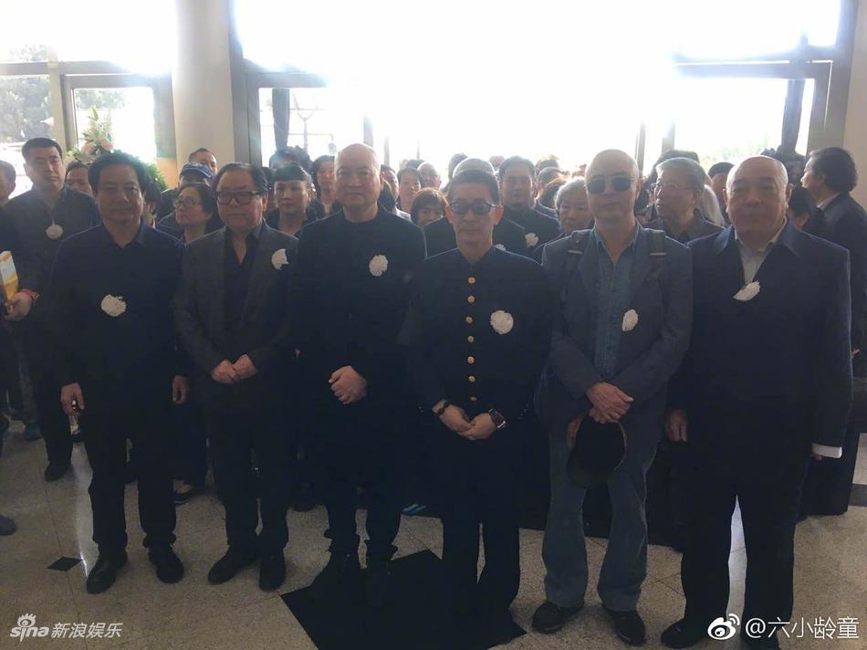 迟重瑞徐少华六小龄童马德华等《西游记》剧组演员送别杨洁导演