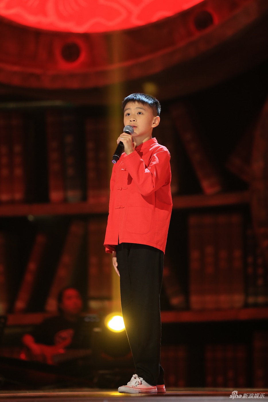 组图:京剧少年王泓翔获梅派大师点拨返场献唱