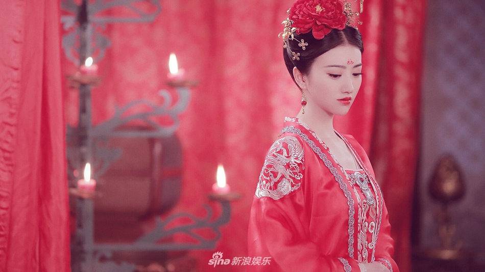 景甜红妆娇俏 影视剧中披各式嫁衣