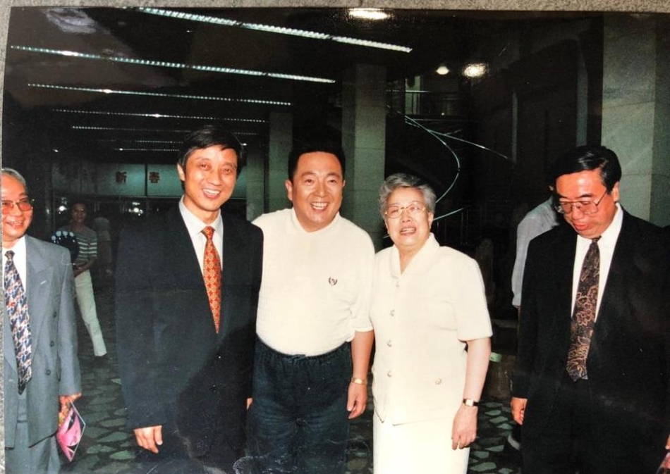 主持人口试c_主持人王冠
