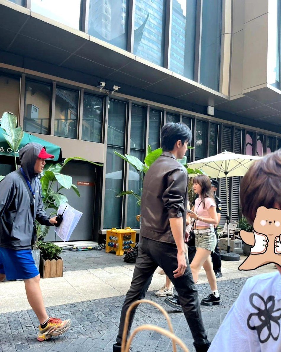 宋威龙《七根心简》近日开机 路透曝光长腿帅气十足