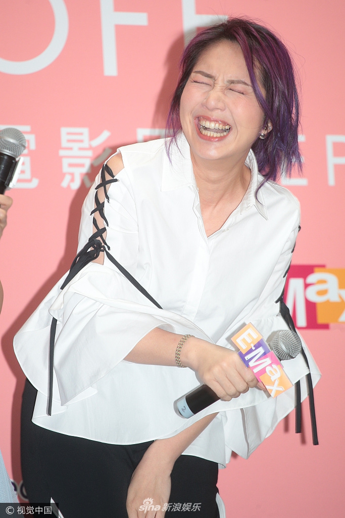组图:杨千嬅超放飞再变大笑姑婆 穿高跟鞋抬腿利落_高清图集_新浪网
