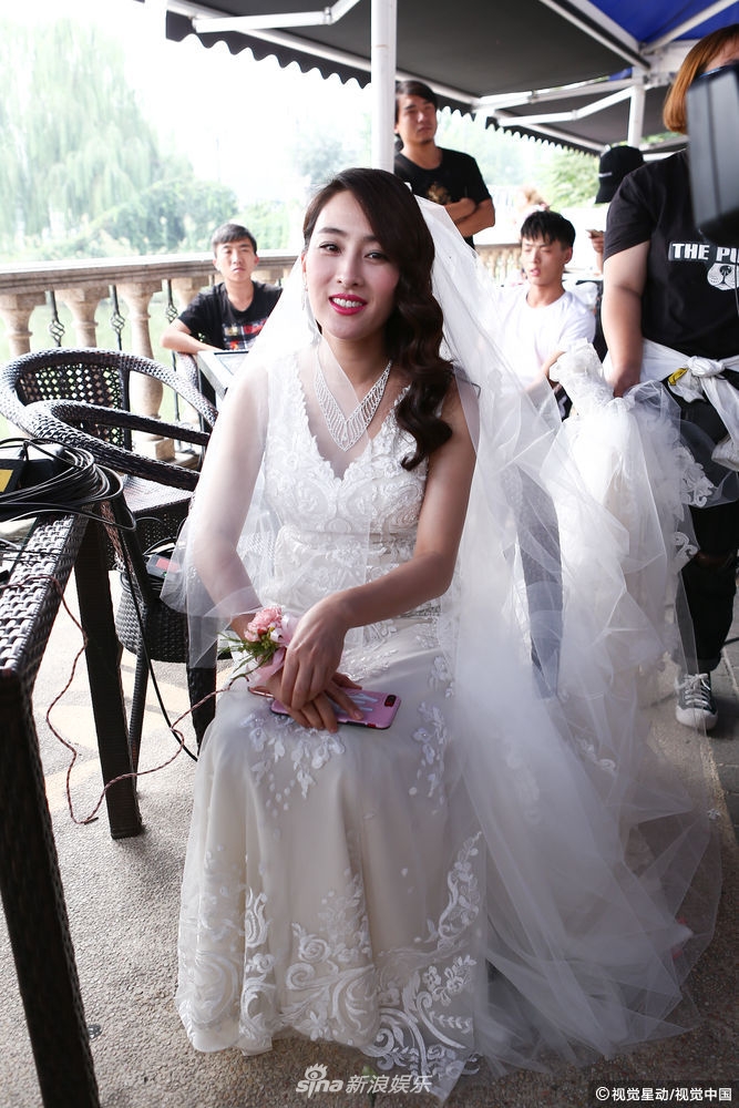 红婚纱av_婚纱情侣头像