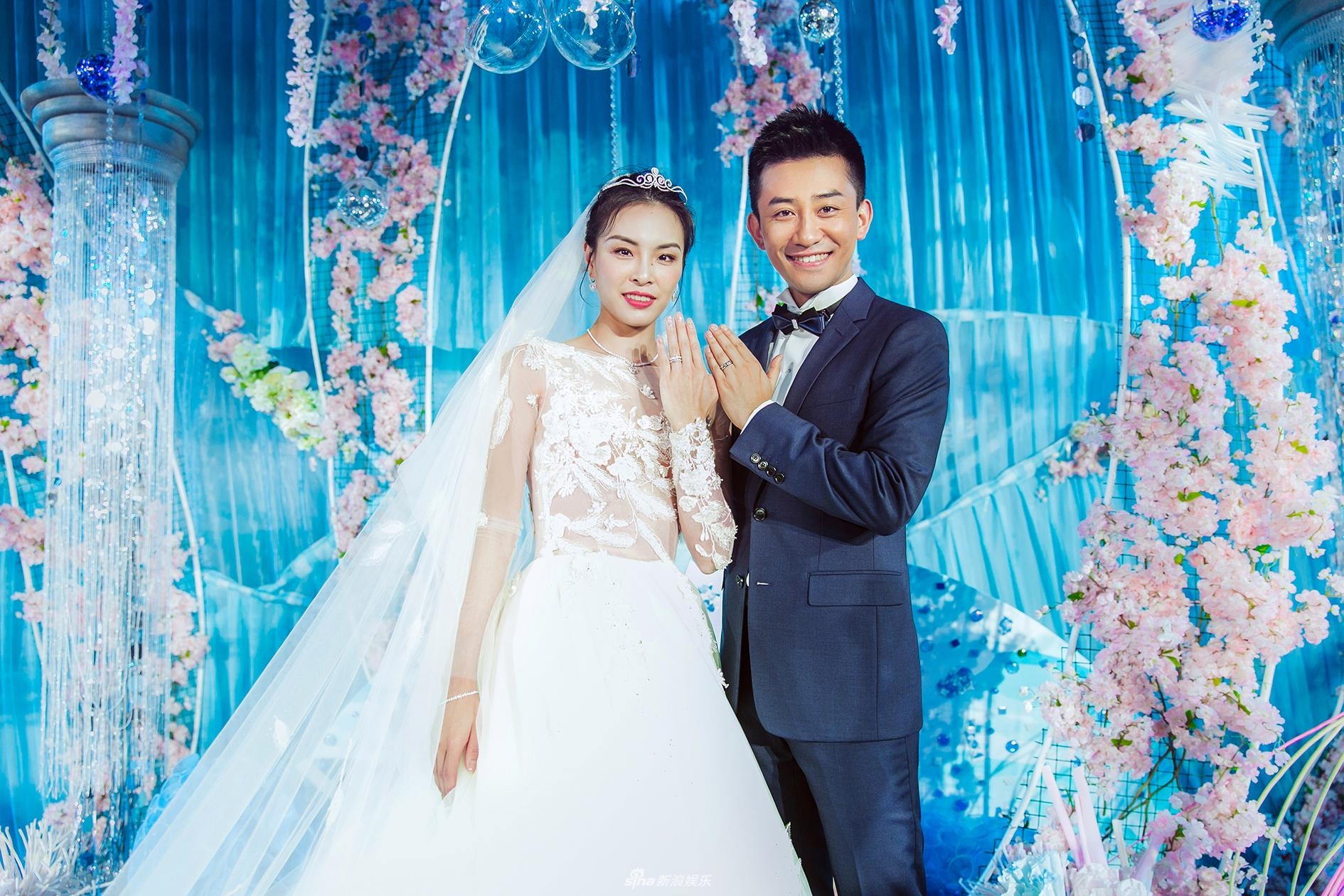 梦见自己结婚新娘跟前任走了，情感纠葛与内心转变的预兆
