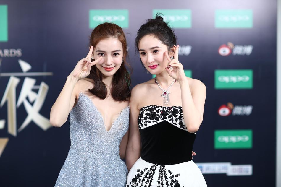 组图:杨幂angelababy同框比美 亲密合照大秀姐妹情