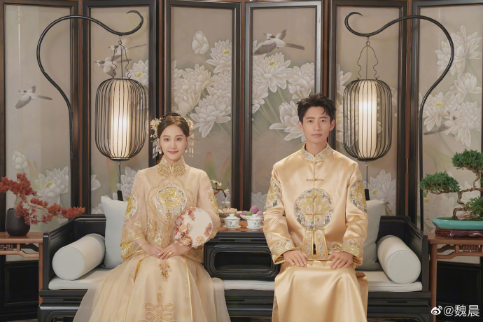 婚纱照片配文_动漫婚纱情侣头像