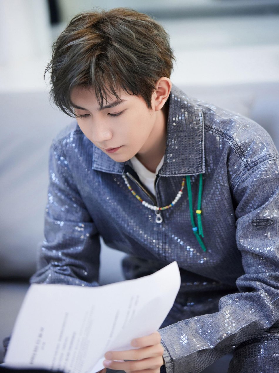 王源图片最帅照片集 cd22-392b4653278dd91d2541e2dc6266d9cc.jpg