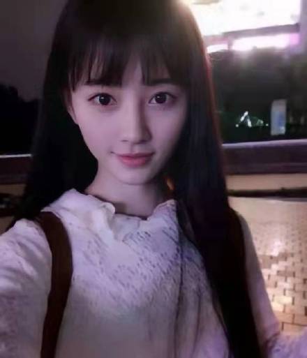组图：鞠婧祎十年前跳舞旧照释出 扎丸子头淡妆出镜清纯甜美_4