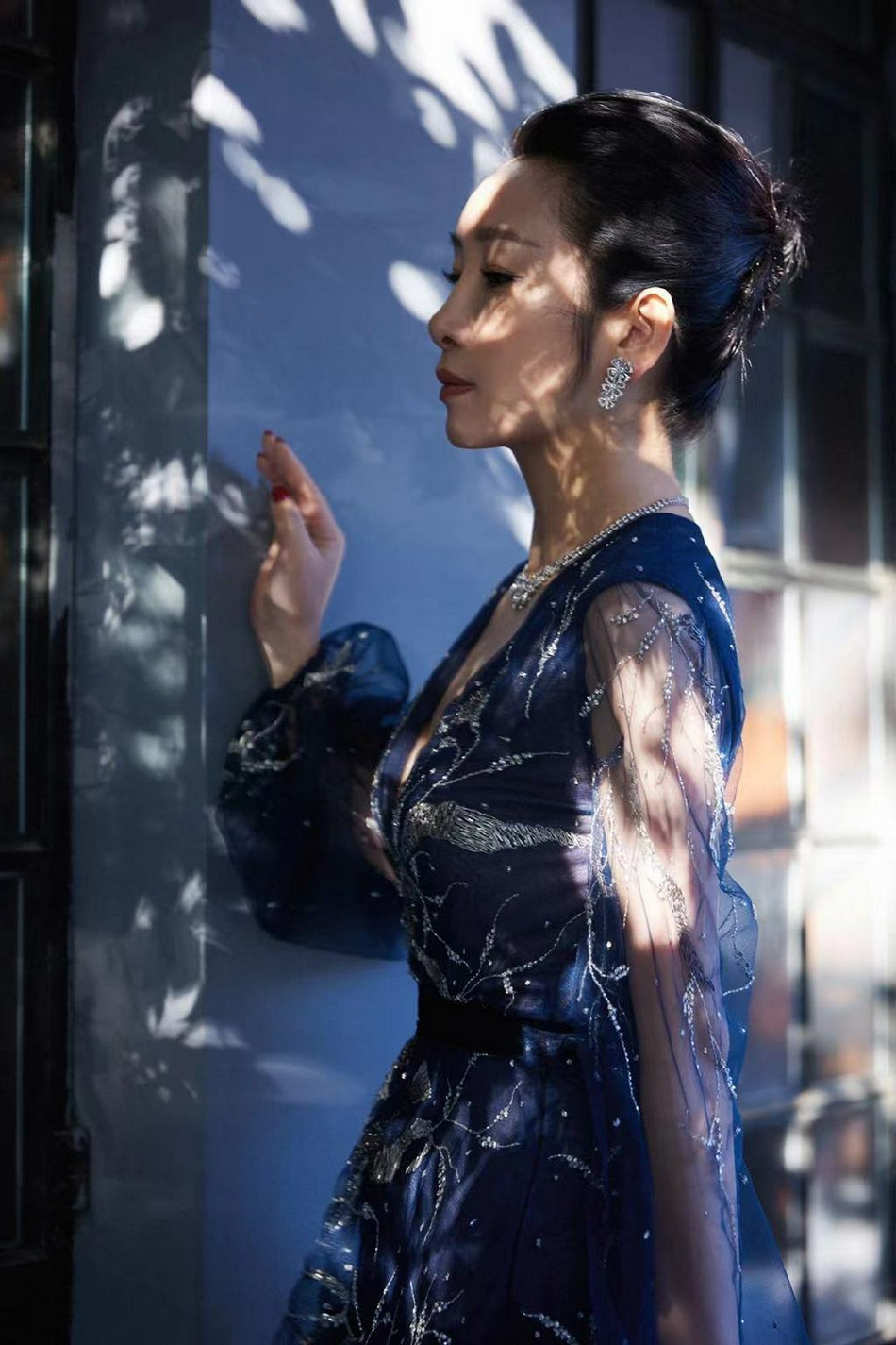 组图:ELLE风尚大典群星展现东方韵味 刘诗诗粉裙温婉唐嫣美腿吸睛_31