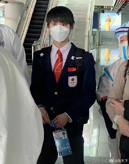 组图：日本花滑选手羽生结弦抵达北京 将在男单短节目中出场_0