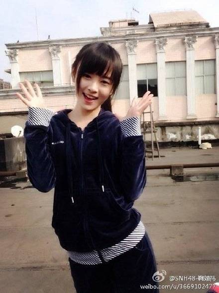 组图：鞠婧祎十年前跳舞旧照释出 扎丸子头淡妆出镜清纯甜美_5