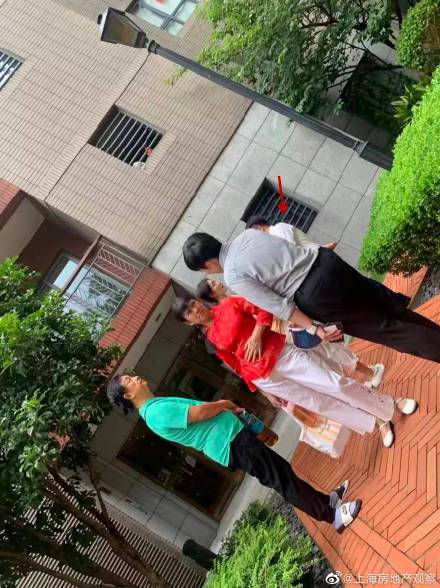 组图：网友发文称张杰谢娜买房跳单 双方工作人员均未回应_1