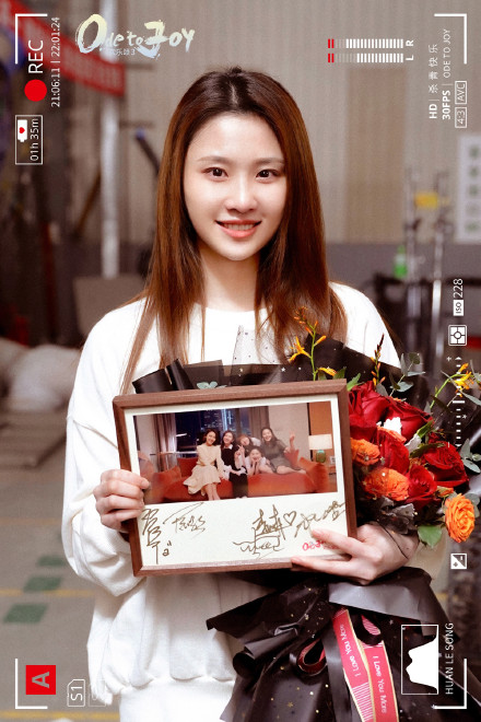 组图：《欢乐颂3》宣布正式杀青 22楼“五美”合照释出_8