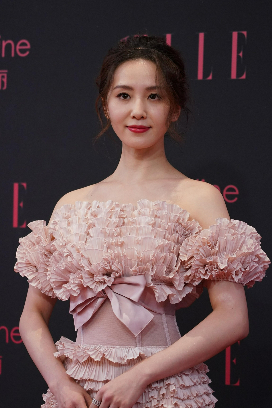 组图：baby杨幂刘诗诗唐嫣齐聚红毯 蔡徐坤李现等西装look比帅_2