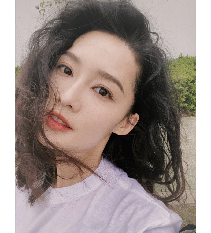 拍照怎么把脸拍得很白 caf4-4be4fe1e22c6fd4920c8a9cb8d5c69d6.jpg