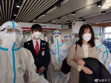 组图：日本花滑选手羽生结弦抵达北京 将在男单短节目中出场_2