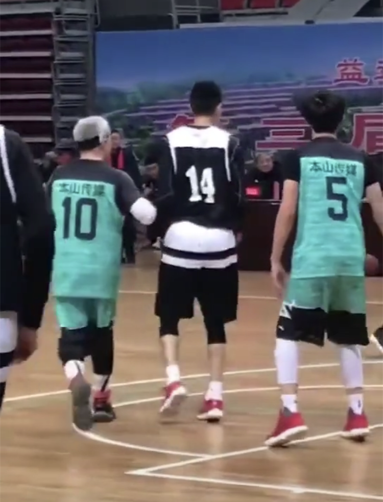 足球能带篮球发带吗,足球能带篮球发带吗