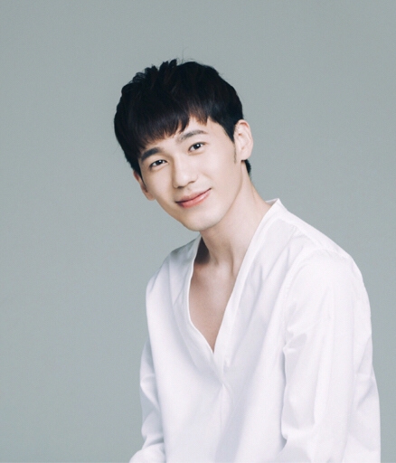 . 7月5日晚,白宇空降微博粉丝群大方示爱,图片