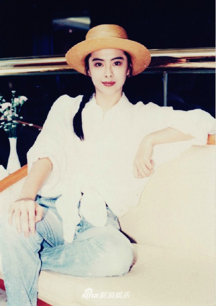 著名女星王祖贤旧照曝光 清纯脱俗风情万种