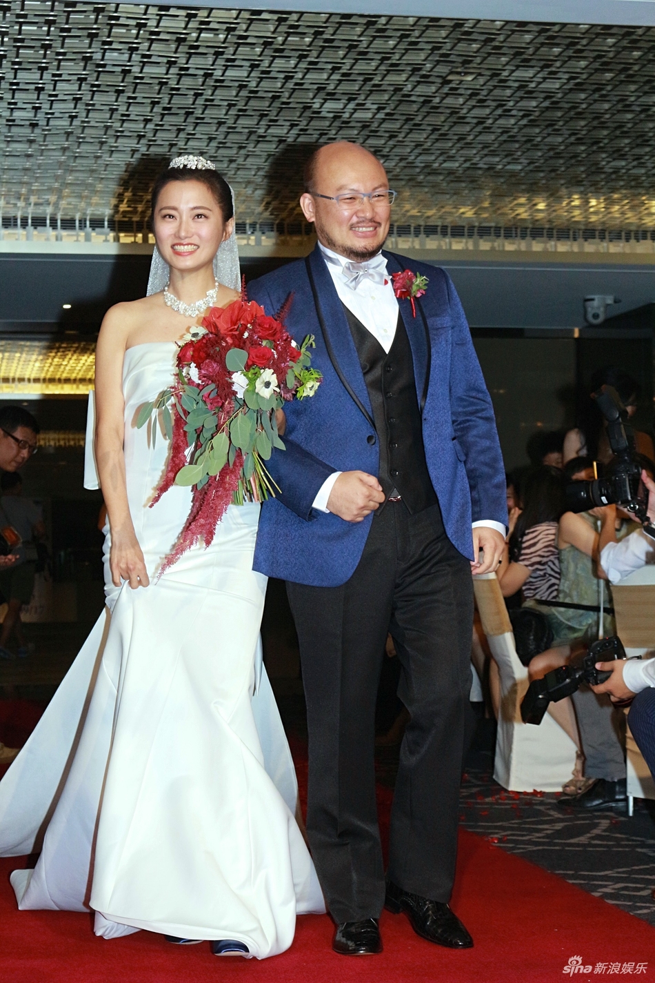 刘亮佐与赵小侨进场