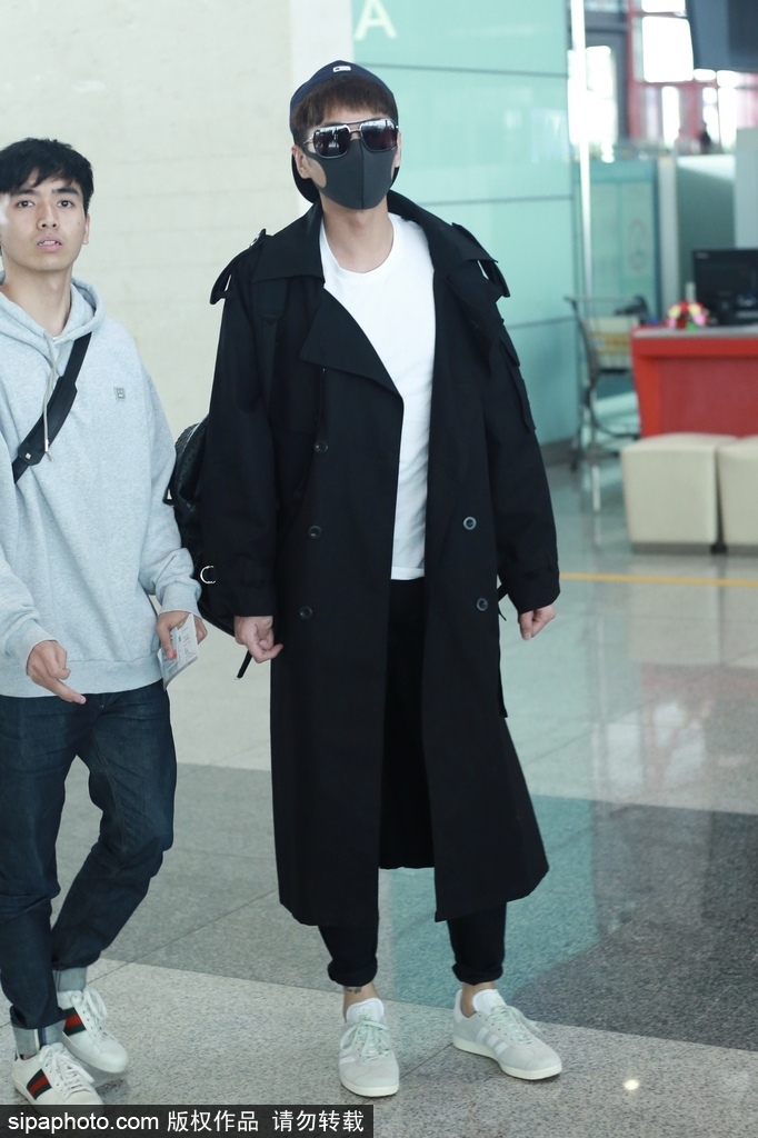 飞机师的风衣张学友_张学友发型飞机头(3)