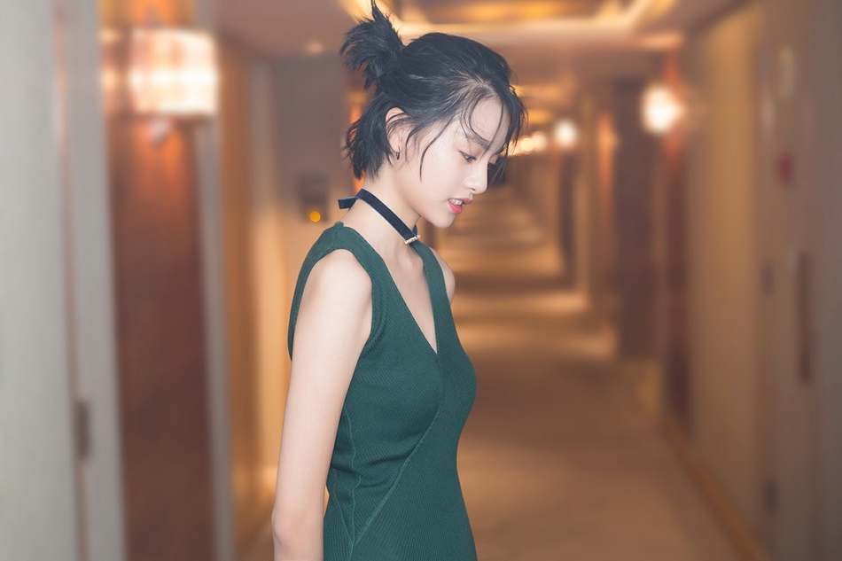 中国内地美女演员张艺上