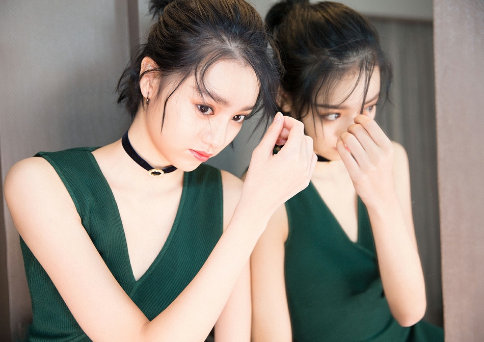 中国内地美女演员张艺上