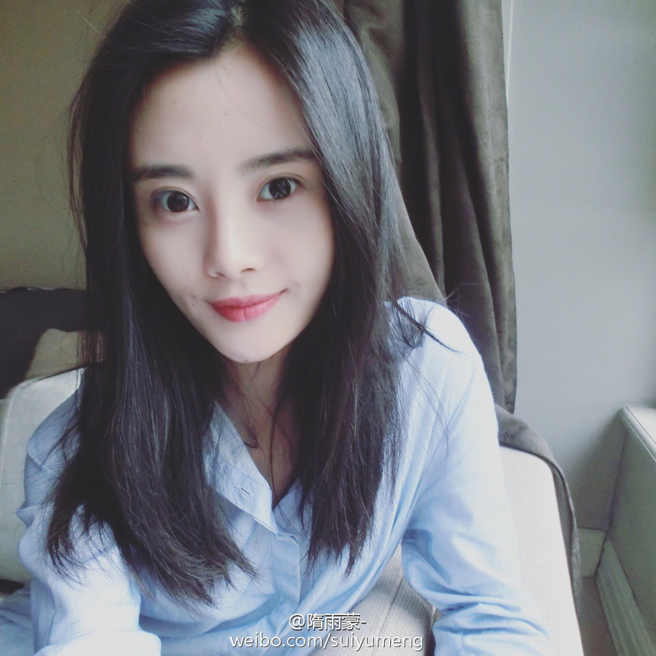 李光洁90后娇妻隋雨蒙年轻貌美 海量私照可甜可性感