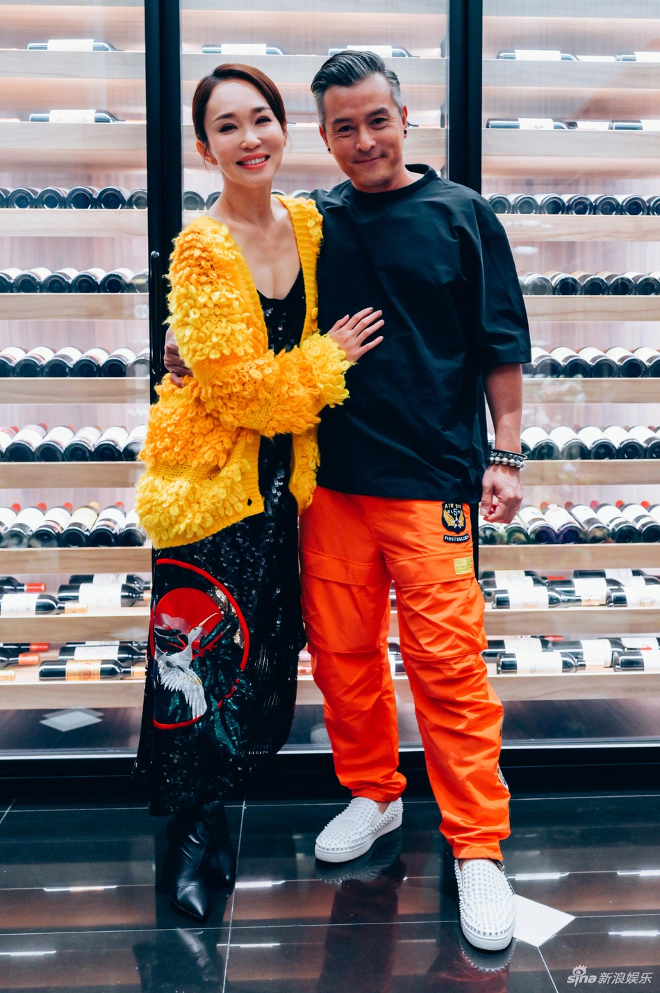 「奇趣网」小燕子与小龙女同框！赵薇范文芳合照掀回忆杀