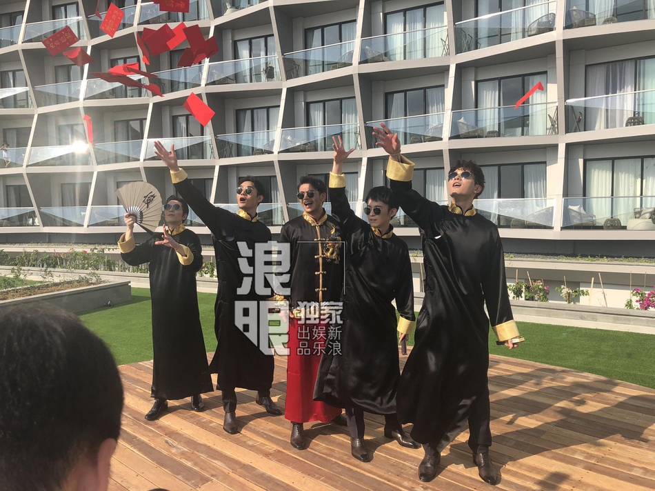 组图:杨烁王黎雯婚礼现场照曝光 新郎新娘誓言动人深情落泪