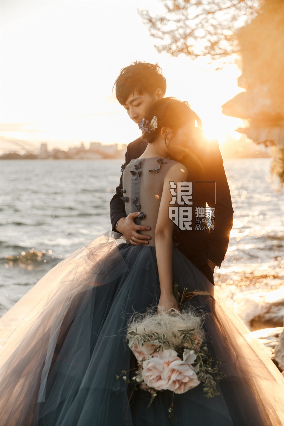 婚纱照逆光_室内婚纱照大逆光(3)