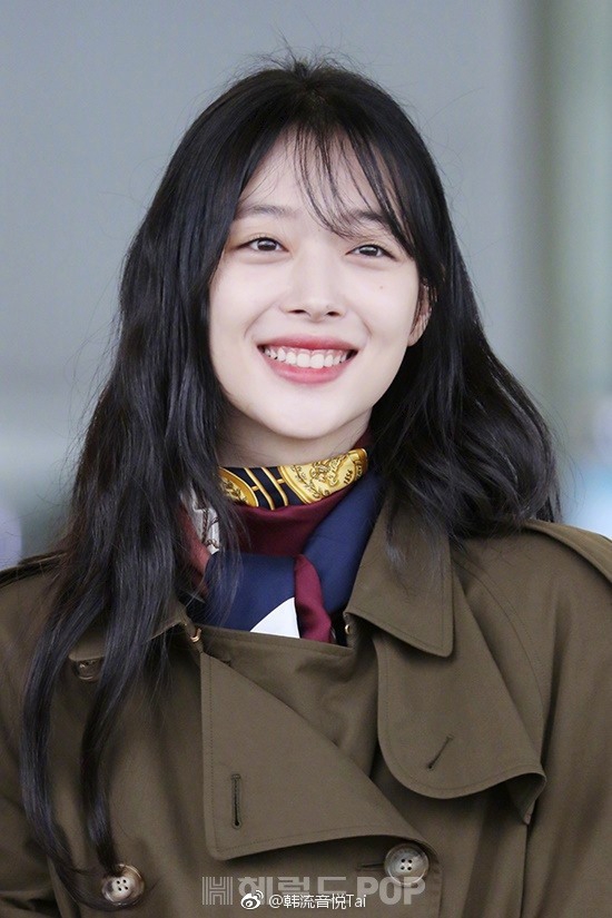 崔雪莉风衣_崔雪莉性感(3)