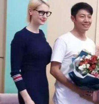 撒贝宁婚纱照_撒贝宁李白婚纱照(3)