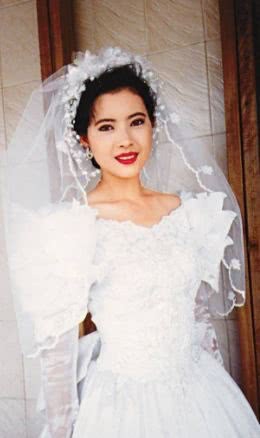 红婚纱av_婚纱情侣头像(3)