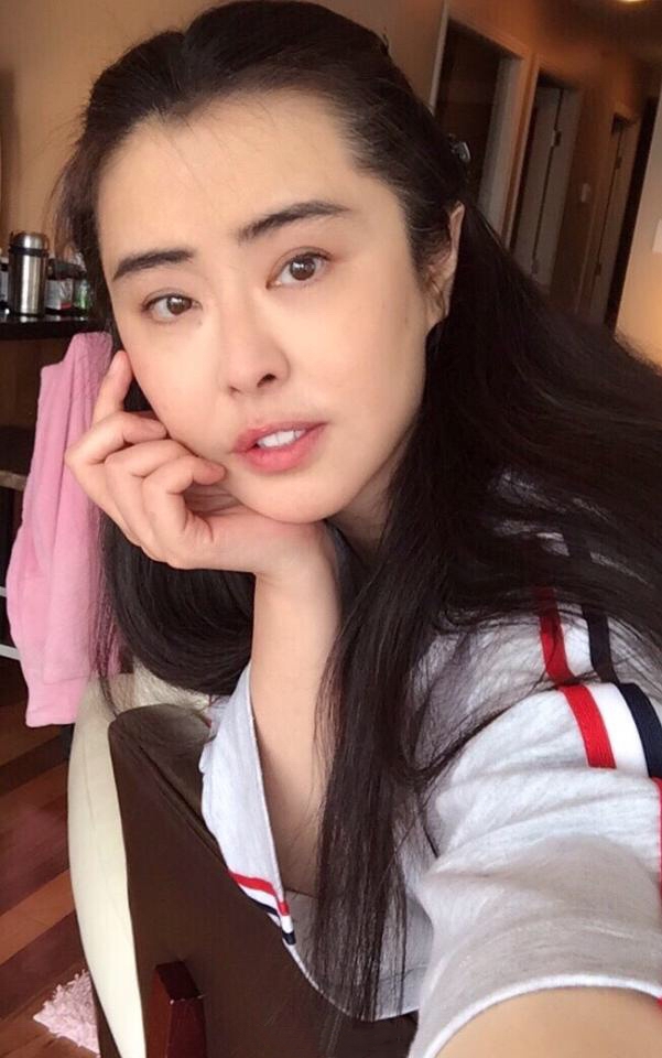 「奇趣网」岁月不败美人！王祖贤晒圣诞节自拍气质依旧