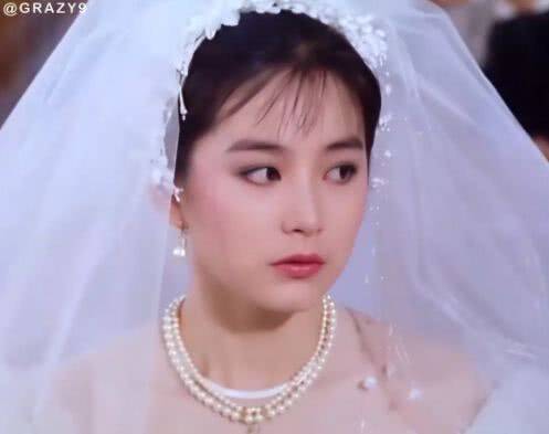 红唇婚纱照_红唇美女新娘婚纱照(3)